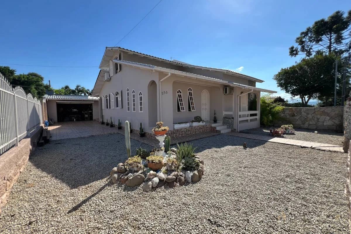 Casa para venda, 173,14m², com 4 dormitórios - Pinheirinho, Criciúma